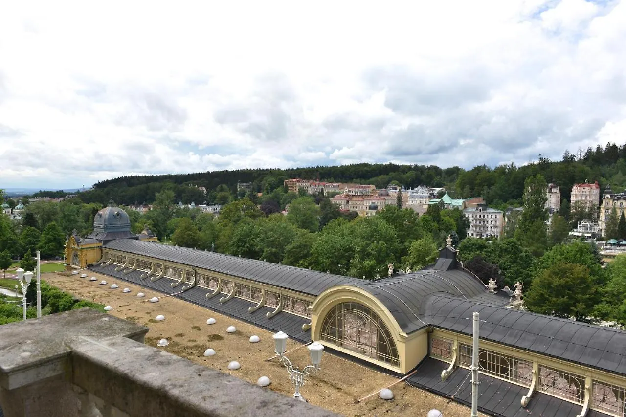 Kolonada Luxury 3 Bedroom Apartment Manes Mariënbad